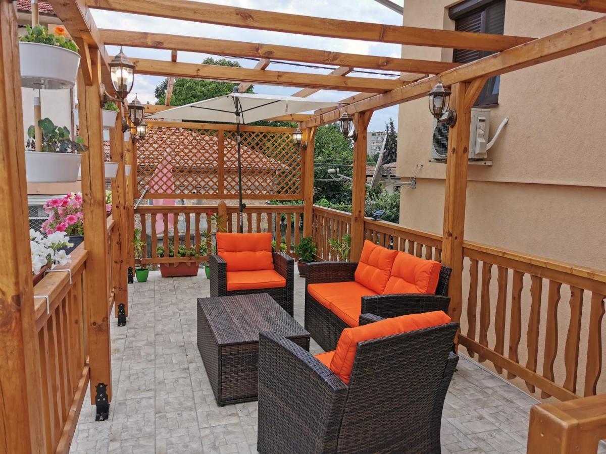 Rose Valley Guest House 卡赞勒克 外观 照片