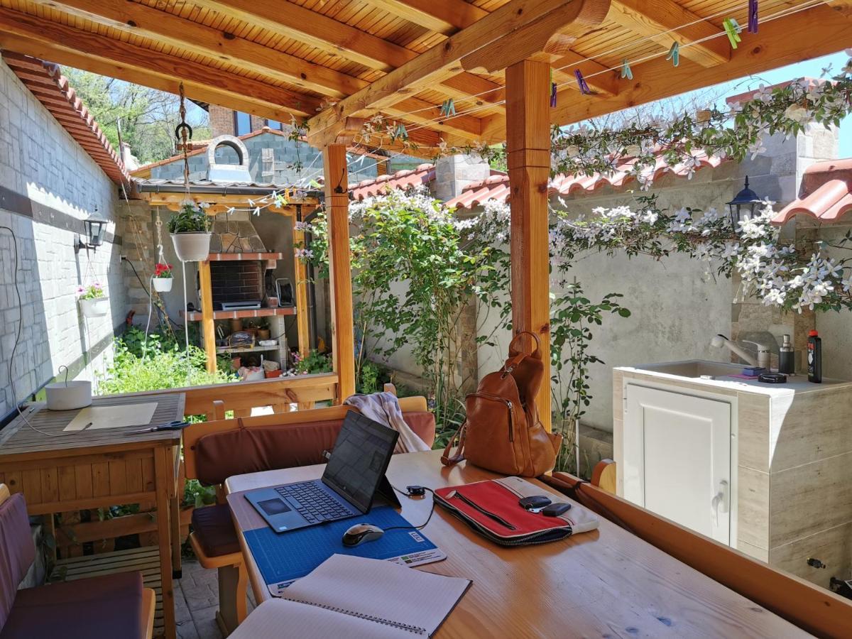 Rose Valley Guest House 卡赞勒克 外观 照片